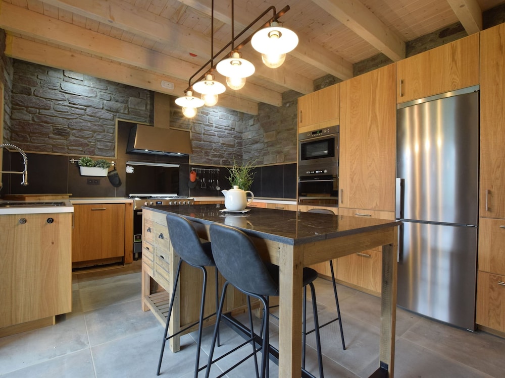 Grandeur Villa with Sauna & Hot Tub in Durbuy view 5