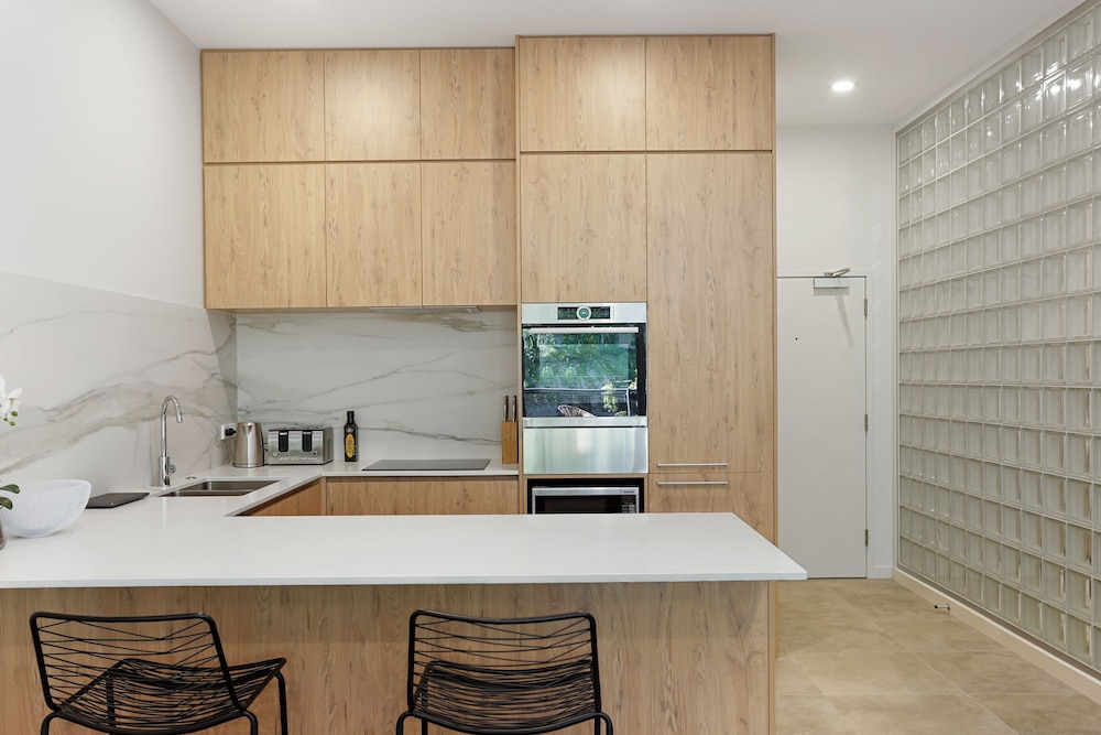 Hobson Quay Apartments by Urban Rest