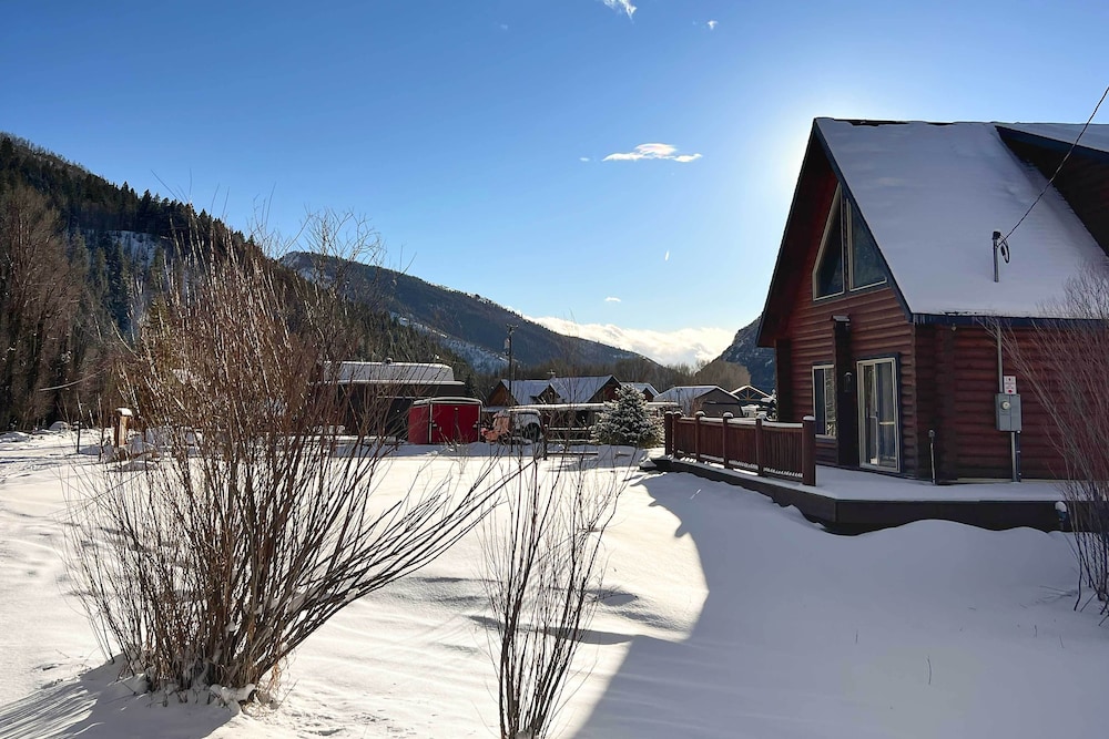 Beautiful Oakley Cabin w/ Private Hot Tub & Views! view 5