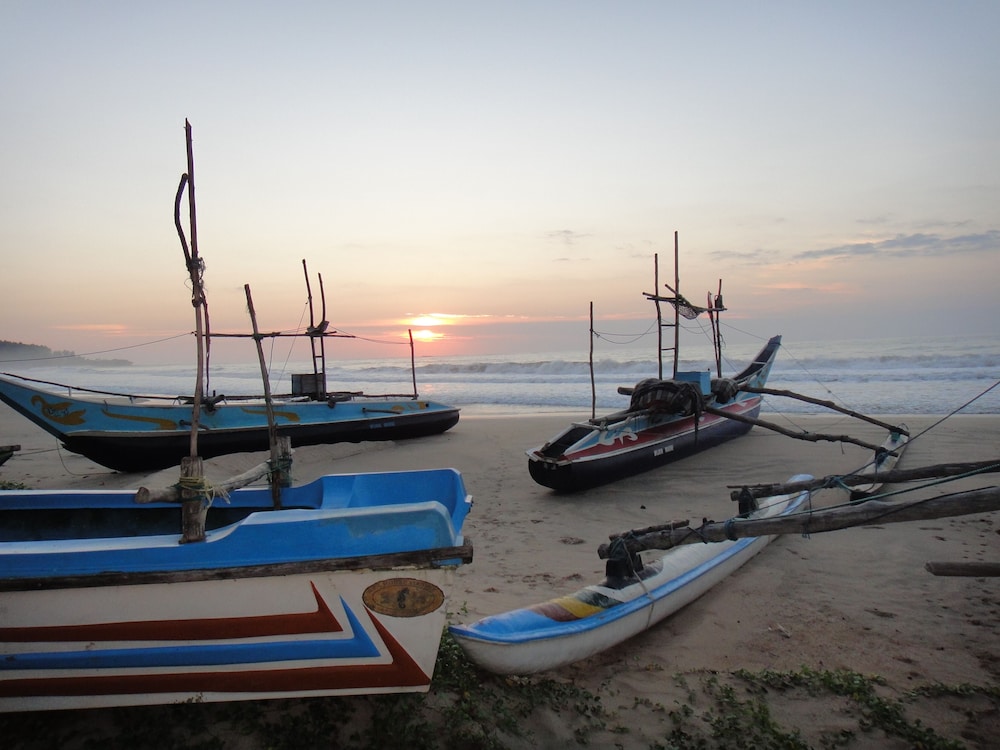Isana Beach House