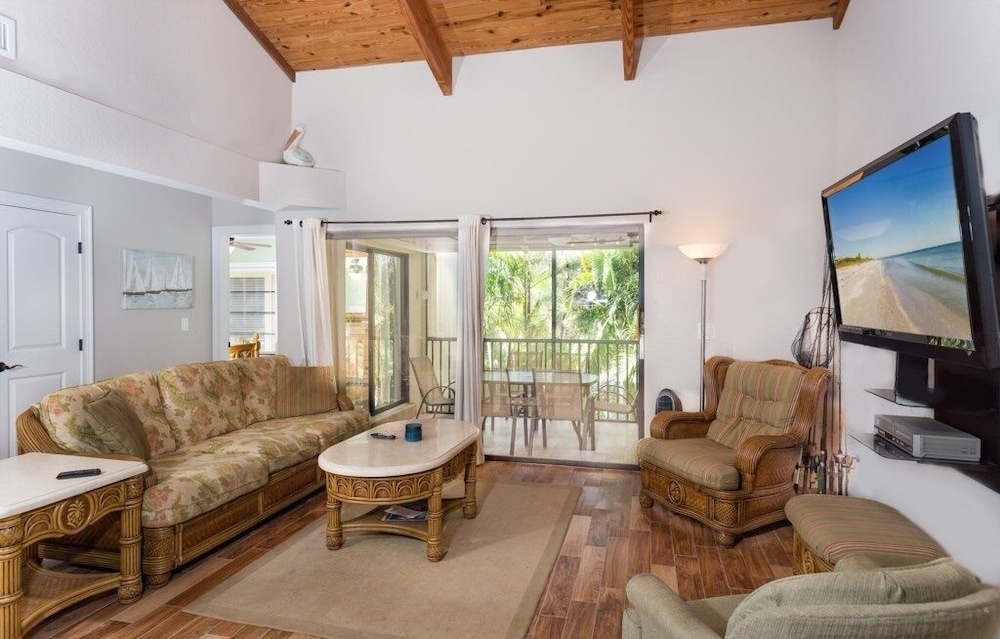 Coquina Beach 1f 3 Bedroom Condo