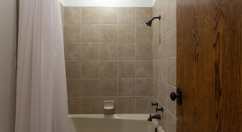 Pinnacle at Deer Valley Resort - Four Bedroom Condo with Hot Tub #1263 4 Condo