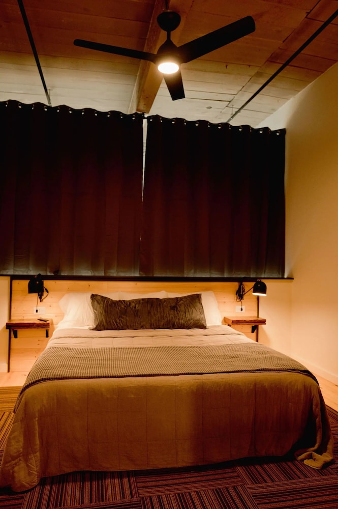 Loom Room Retreat