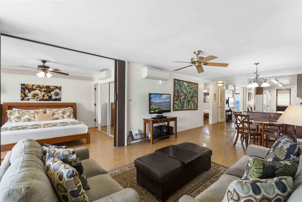 Lauloa 410 - Top Floor, Oceanfront Lanai, Molokini & Halaeakala Views, Split A/C