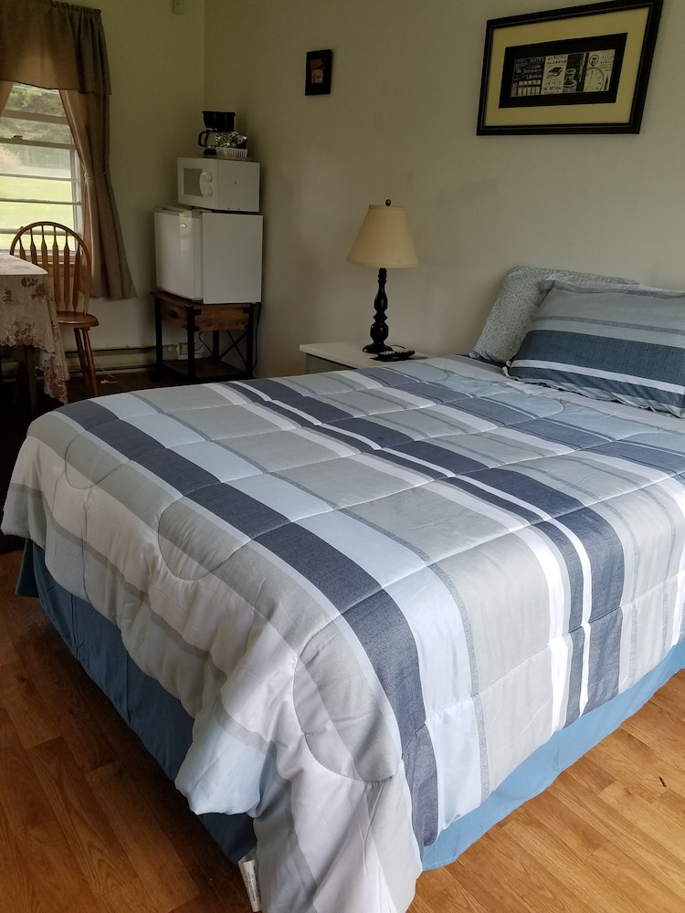 Becket Motel