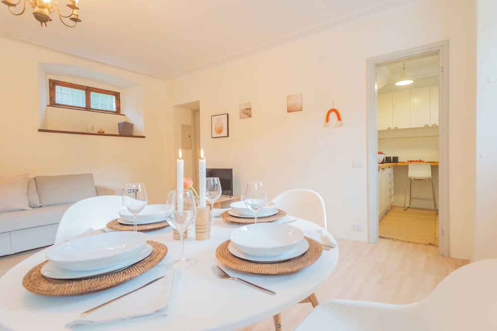 La Piazza di Cernobbio by Rent all Como