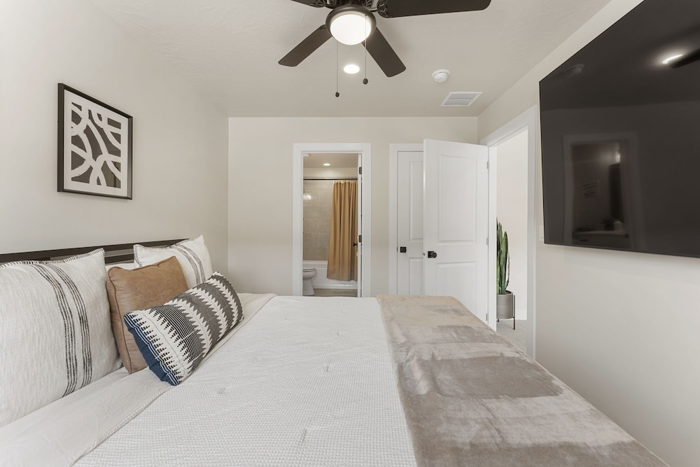 The Splash Yard 5 Bedroom Home
