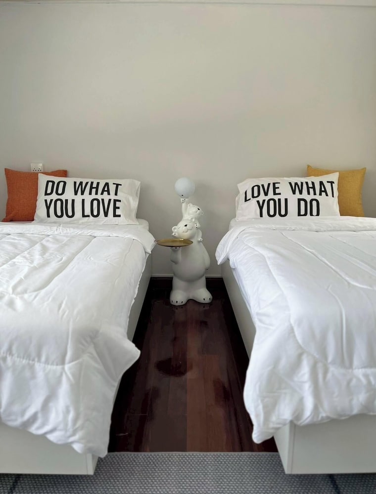 5 Beds 452sqm With Private Garden Pet-friendly Cctv Quiet and Homey