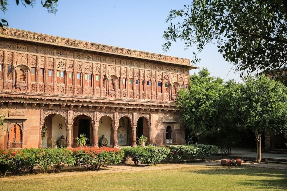 Chandelao Garh Hotel
