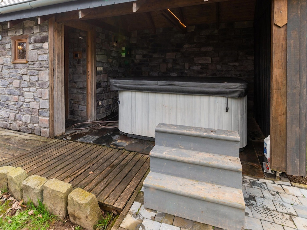 Lush Holiday Home With Bubble Bath and Sauna