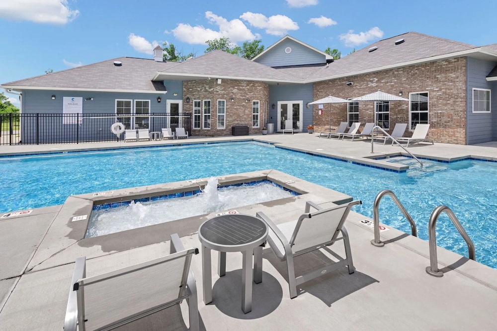 Landing Apartments Charlotte - Mallard Creek