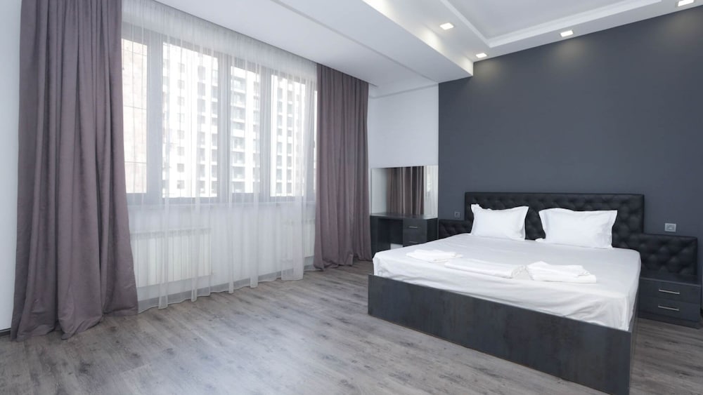 Stay inn on Mashtots 13.1