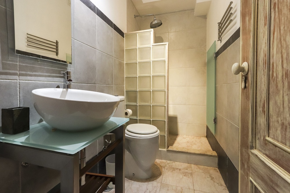 Grand Parliment Duplex by Homing