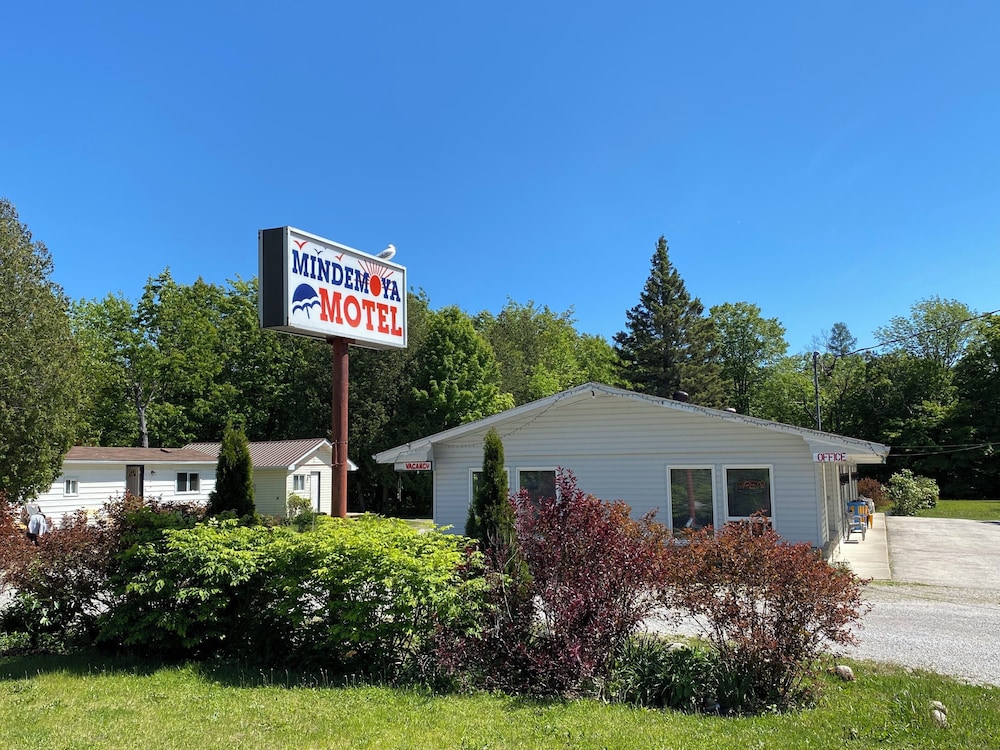 Mindemoya Motel