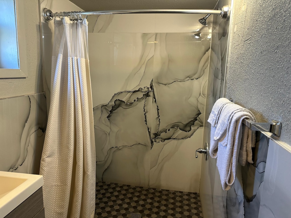 Hotel O Miami Inn & Suites Chicago Midway Airport