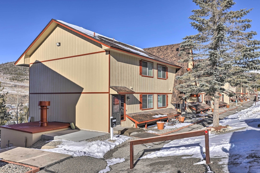 7 Mi to Keystone: Mtn-view Abode w/ Deck! view 5