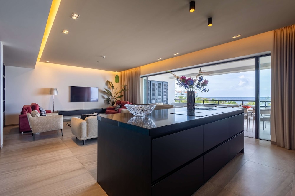 NEW Luxury Ocean View Stay at The Shore Blue Bay