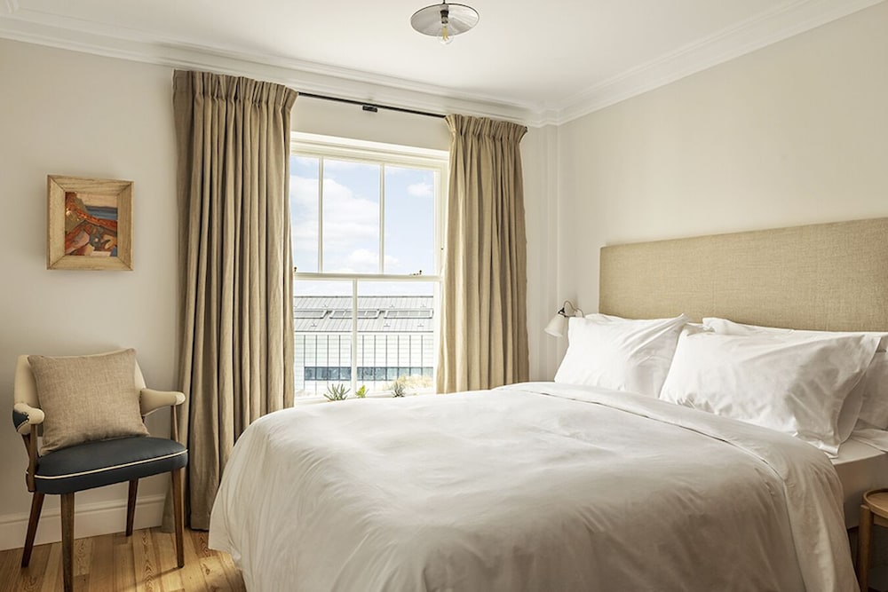 Fort Road Hotel 26