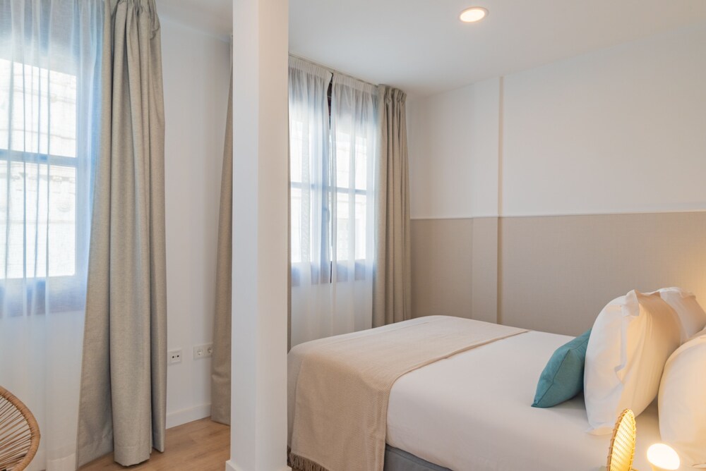 Feelathome Atarazanas Apartments 14