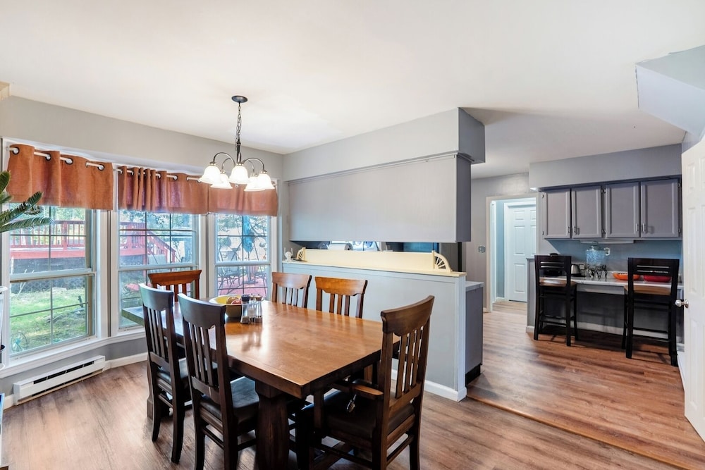 Wallkill 4BR Retreat Large Yard + Pet Friendly