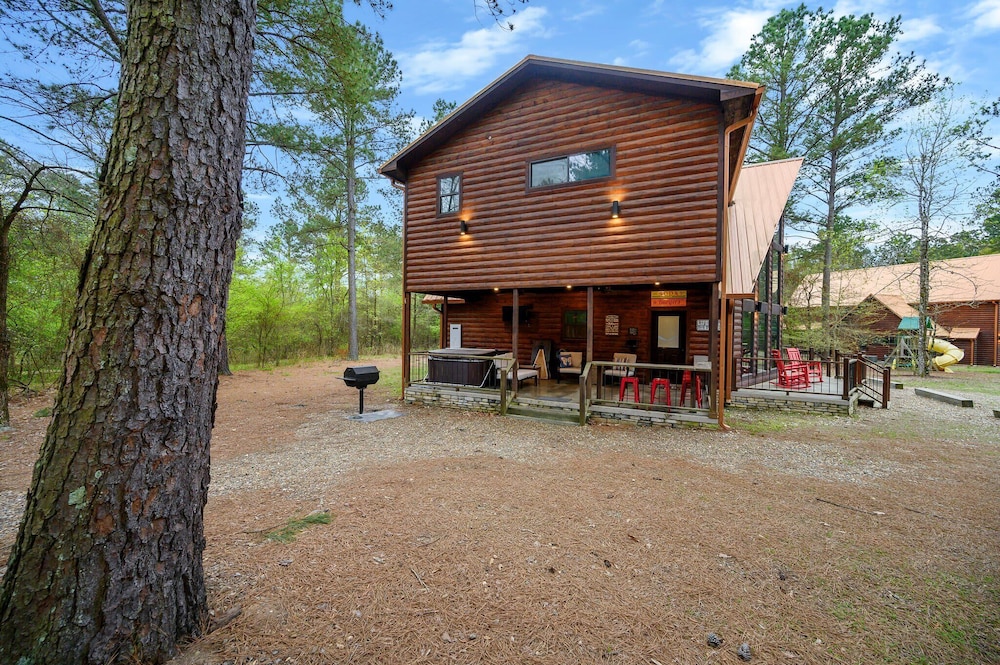 Sugar Mama Cabin for 10!