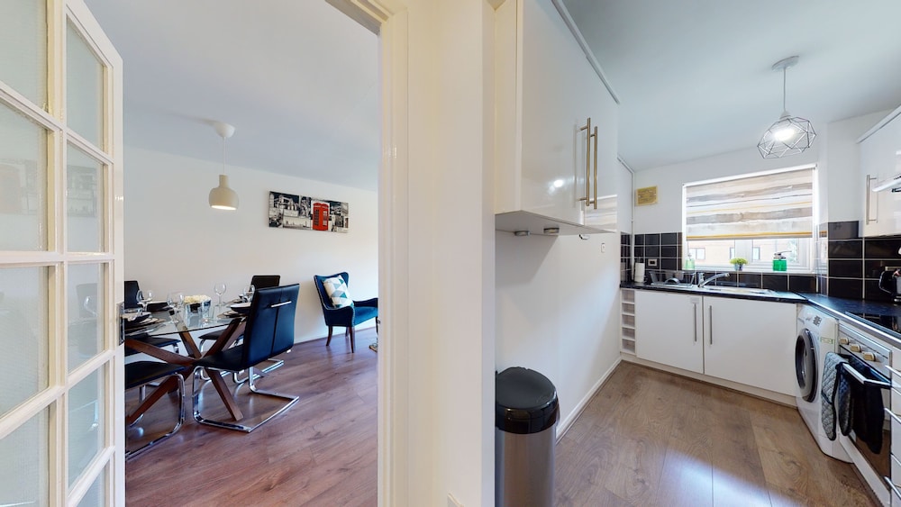 4guests-parking-2br-familyfriendly
