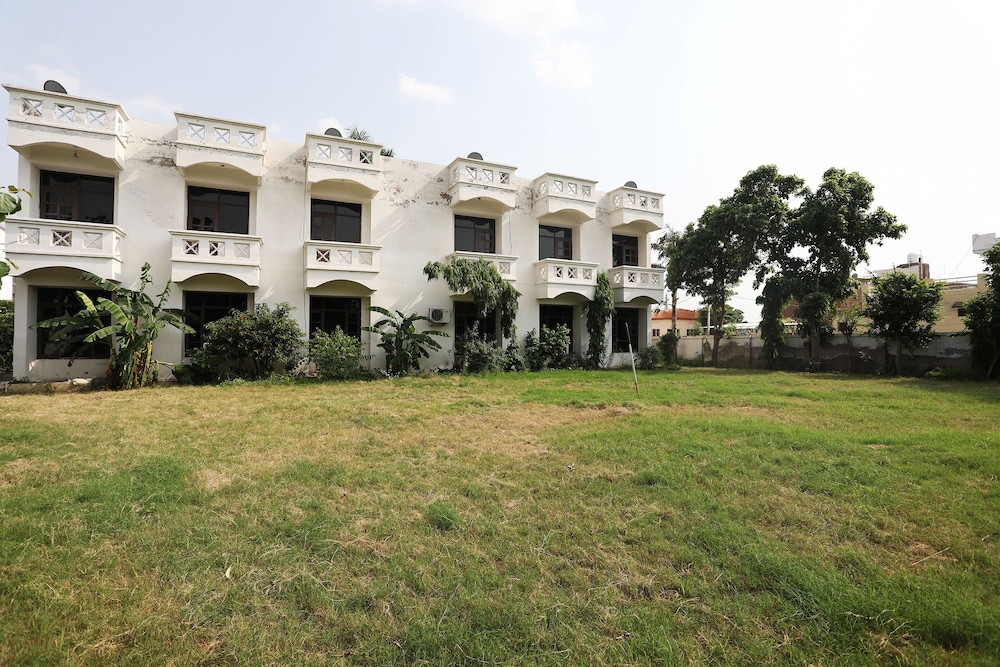 OYO 19514 Hotel Park Regency view 2