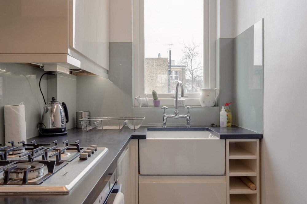 Vibrant 1 Bedroom Flat In Islington With Garden