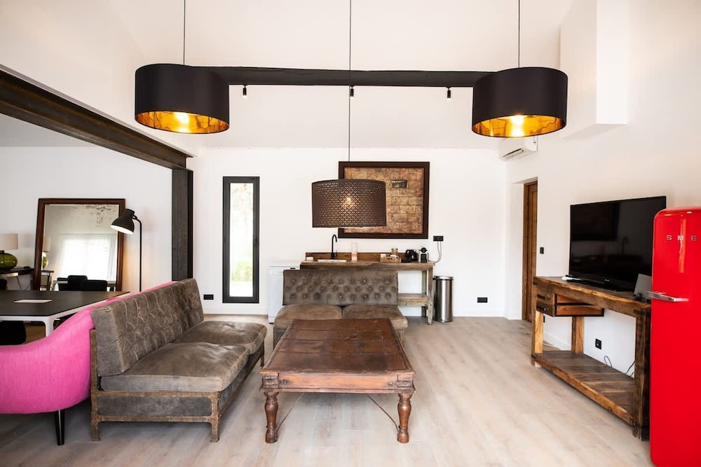 Charming Mas Provencal With Swimming Pool