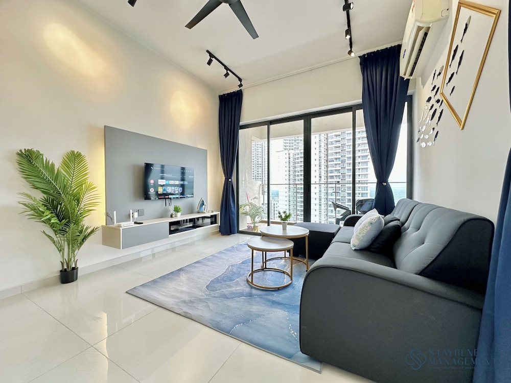 Country Garden Danga Bay Sea View Homestay by Stayrene