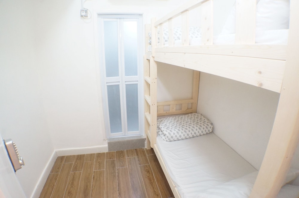 Tung Wo Guest House