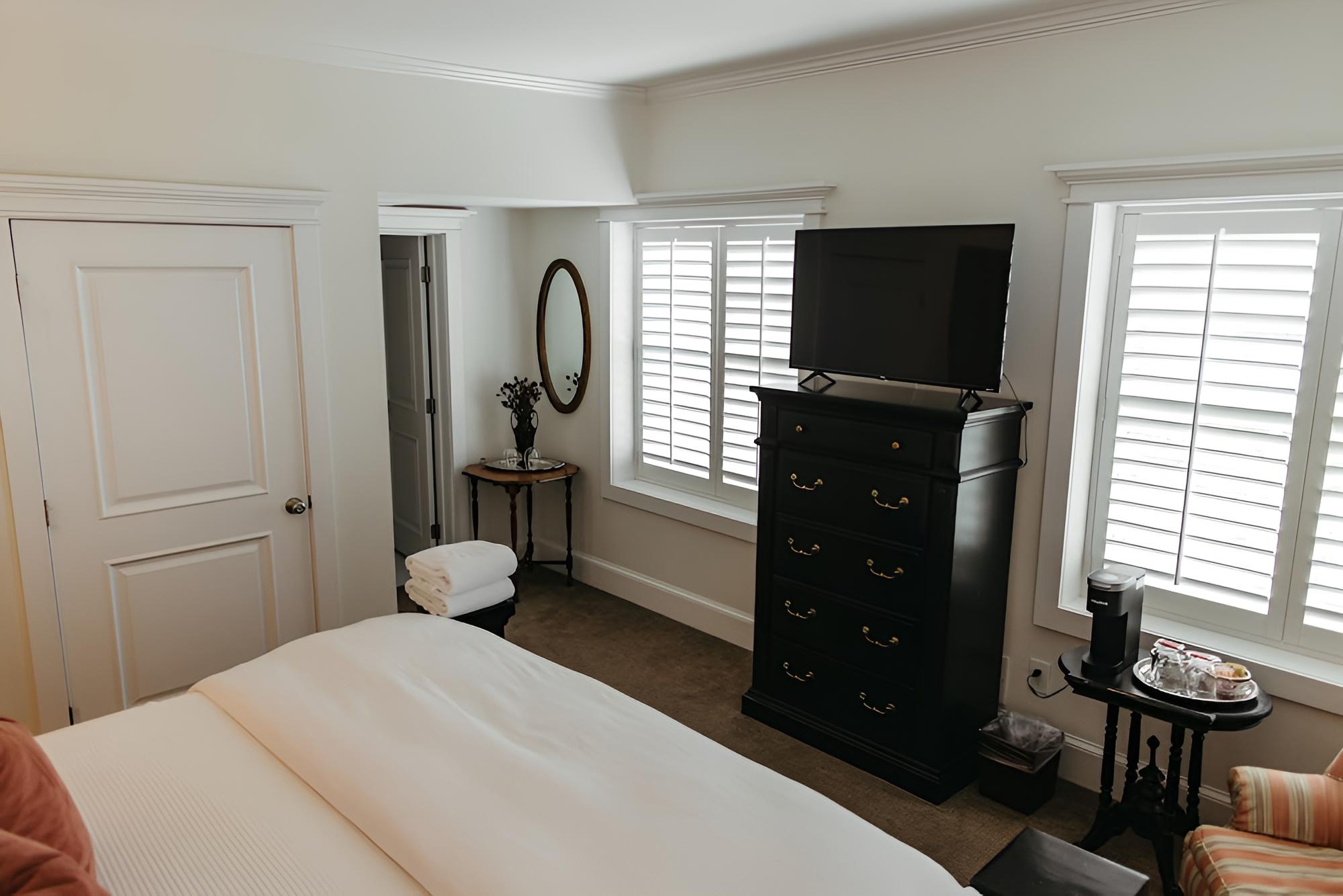 Kansas City Vacations - Oak Street Mansion - Property Image 18