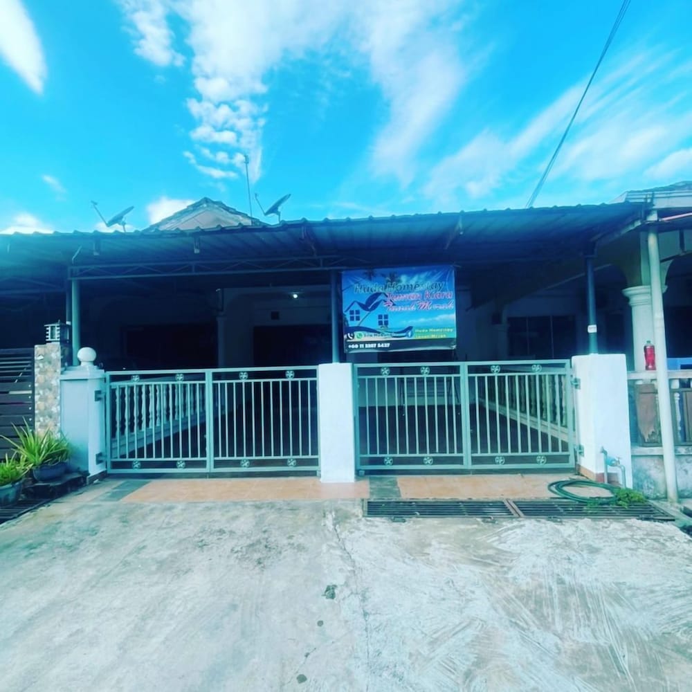 HUDA HOMESTAY BANDAR TANAH MERAH photo 6