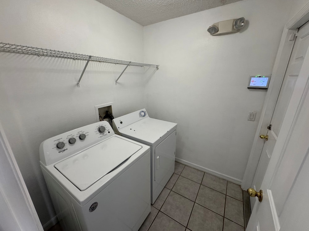 Relaxing 3br/2ba Home - Just 15 Minutes From Disney!