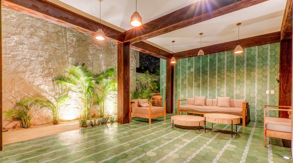 Private Rooftop 1BR Condo with Stunning Common Areas by Stella Rentals view 5