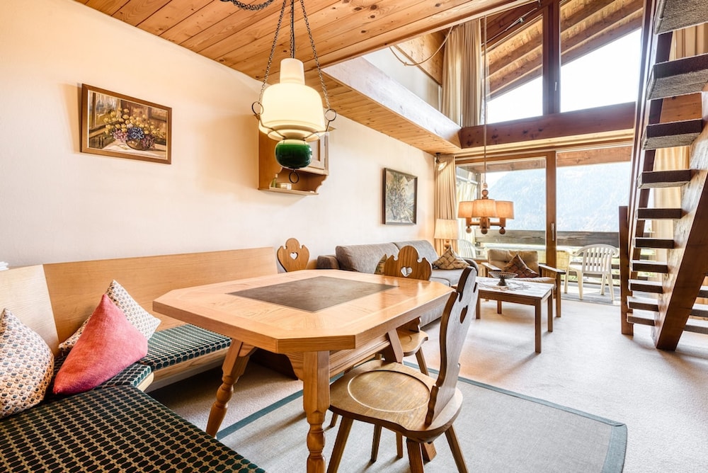 Retrowohnung mit Bergpanorama