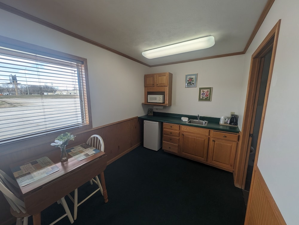 Auburn Inn Motel  Long Creek RV Park - Property Image 3