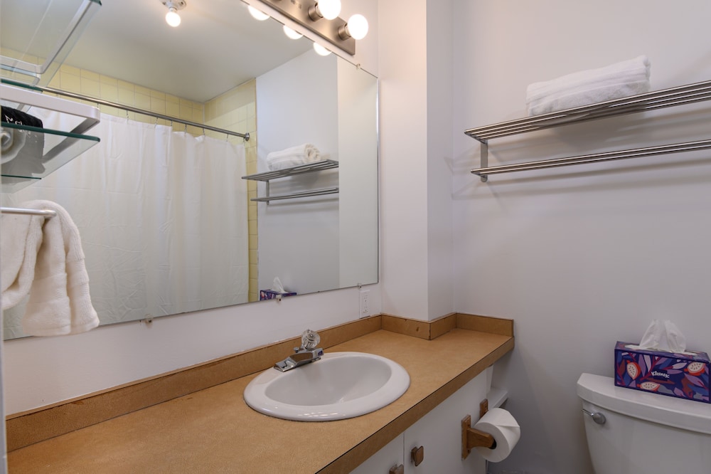 6 Village Edge 2 Bedroom Condo