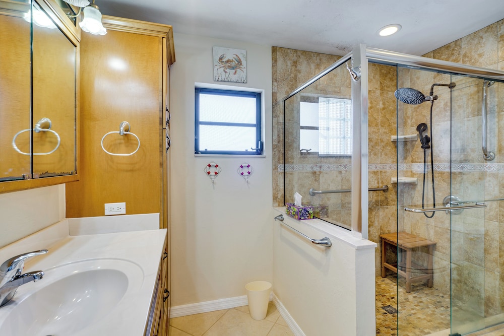 Canal-front Gem w/ Lanai & Dock in Cape Coral