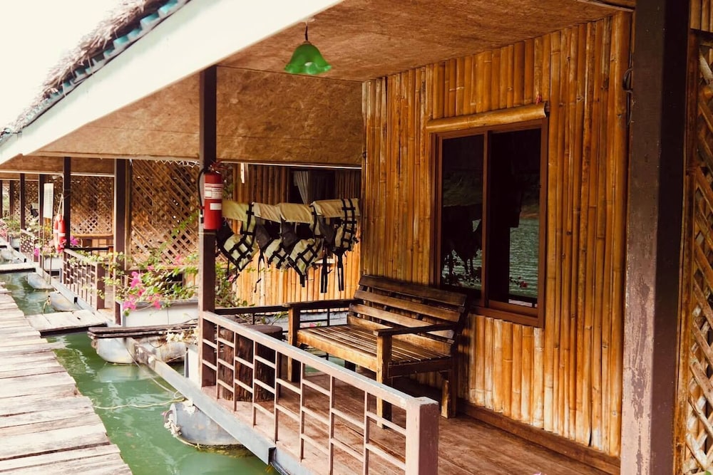 PraiwanRaftHouse