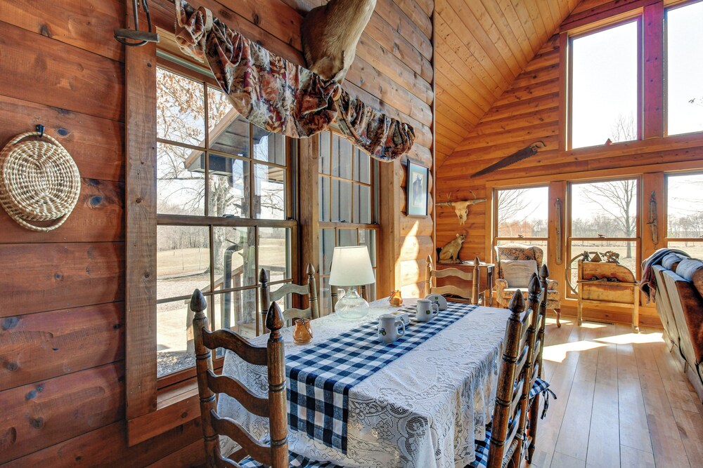 Reel in Fish, Relax By Fire: Mcminnville Cabin