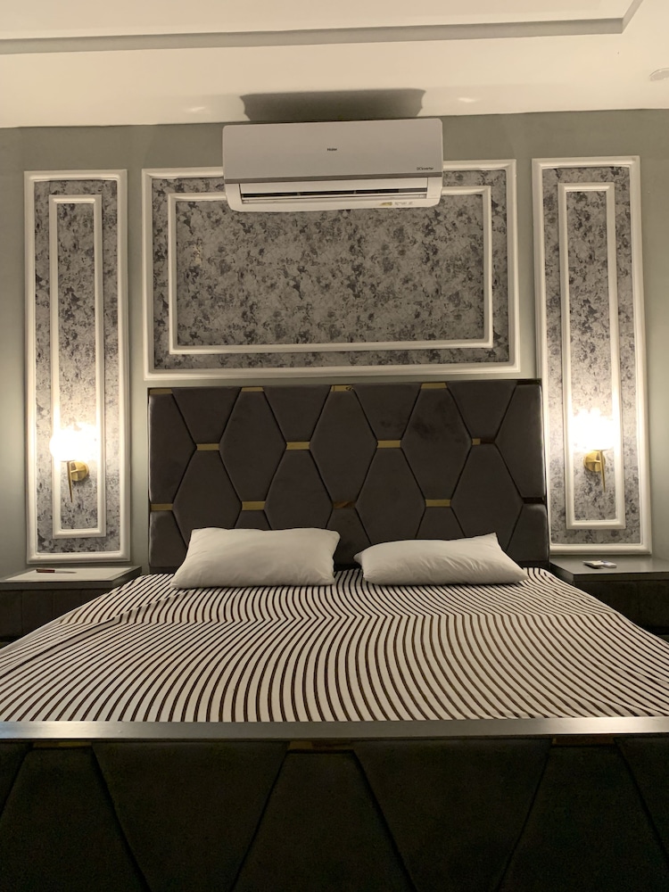 Luxury Apartment in Islamabad