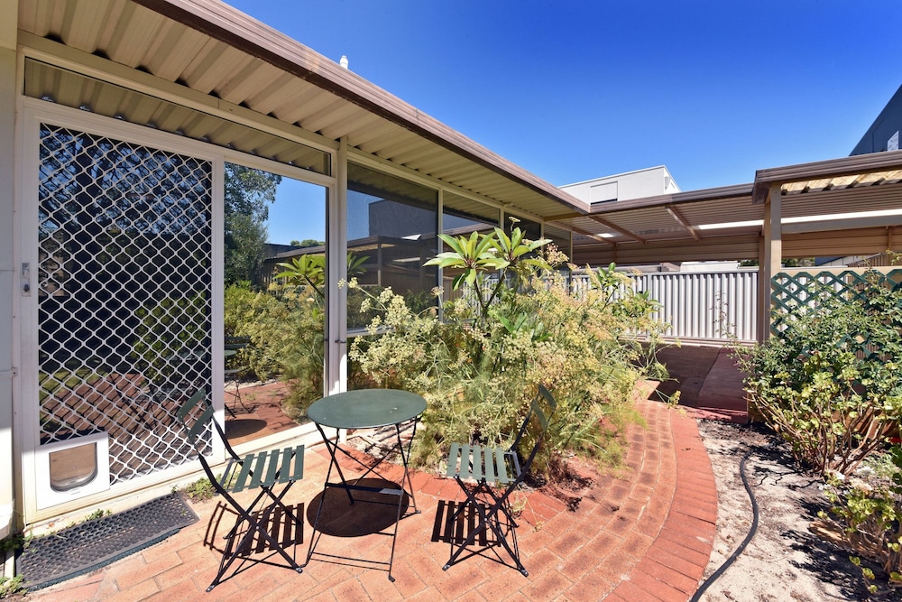 Comfy Home near Airport & City 2280