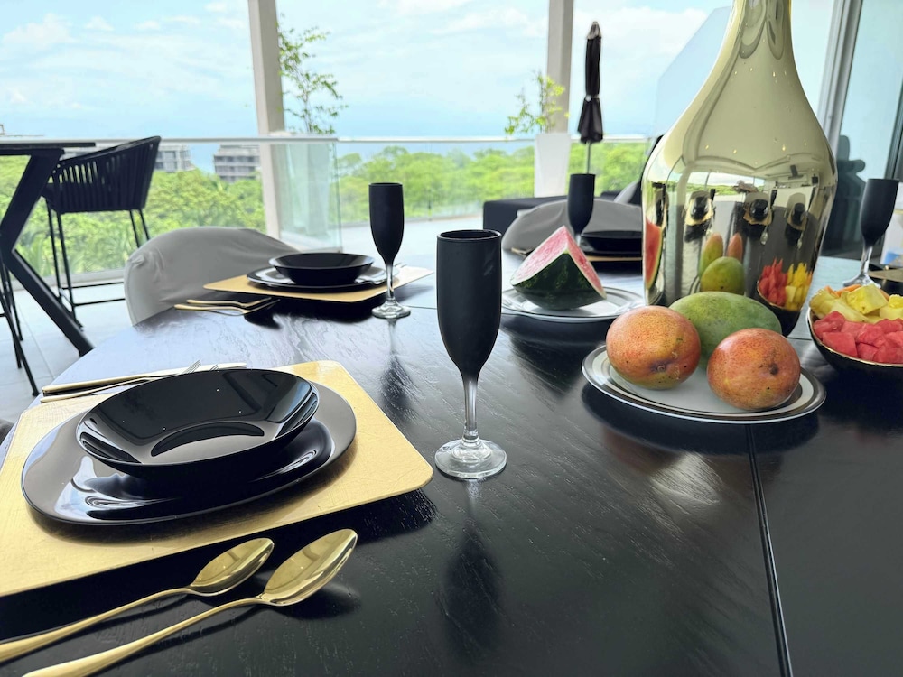 Luxury 2BR Bolongo Ocean View Private Beach