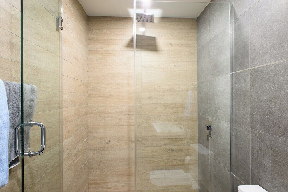 1597 New York Apt