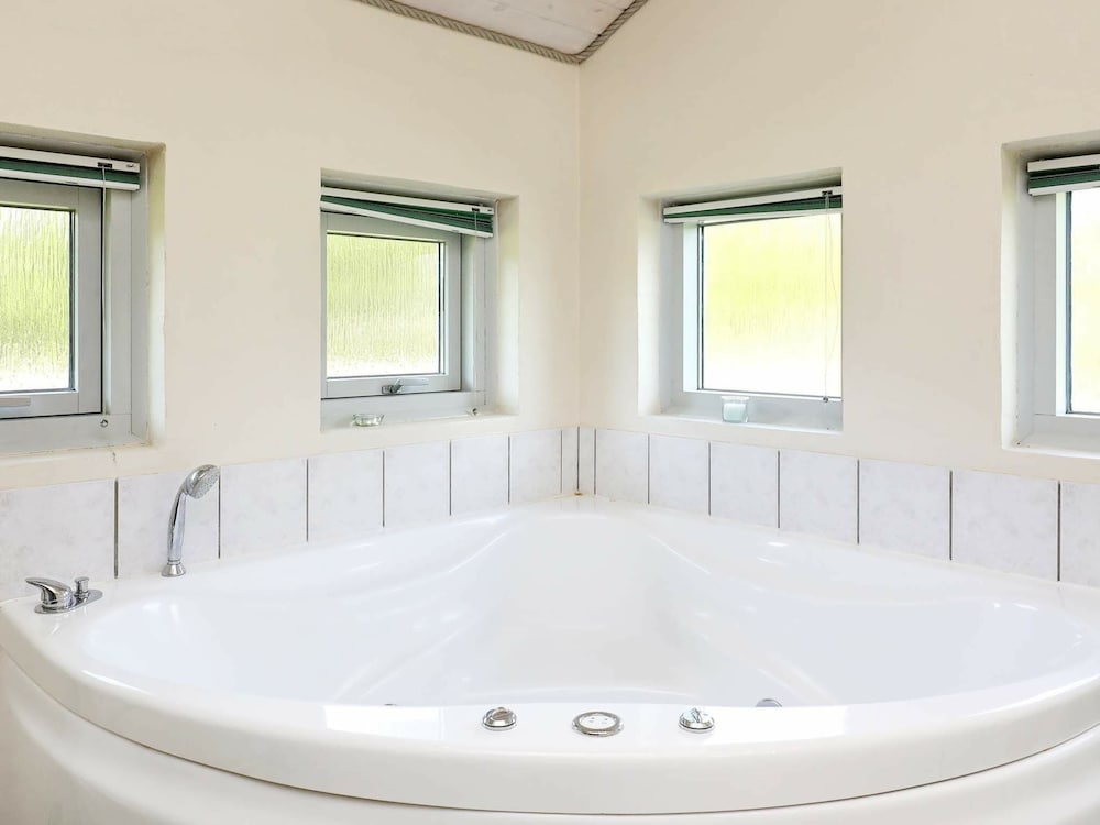 8 Person Holiday Home in Blavand view 4
