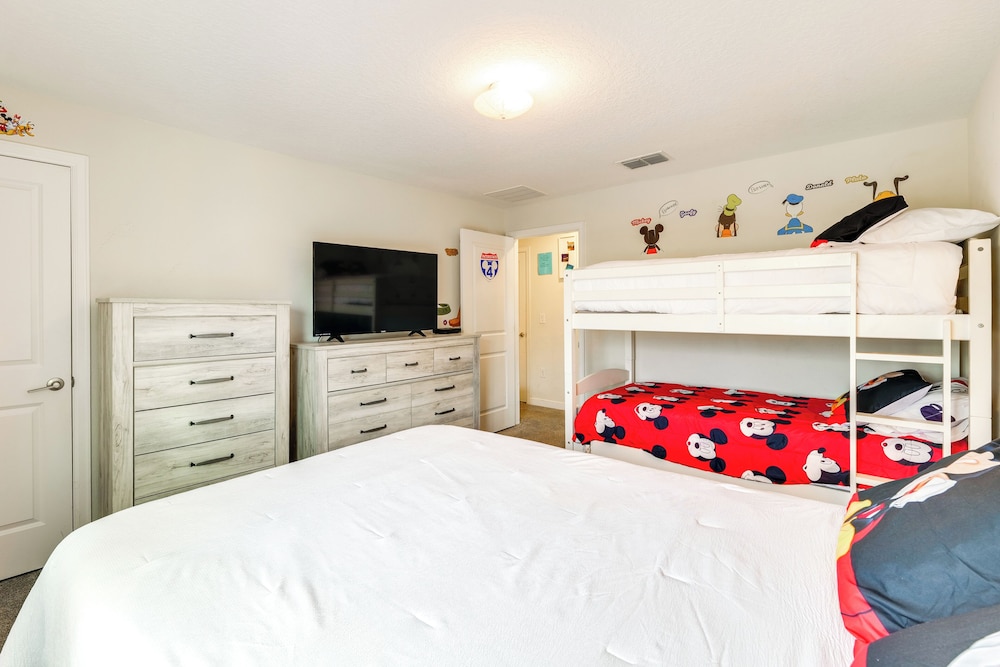 Pet Friendly! Townhome w/ Pool in Championsgate