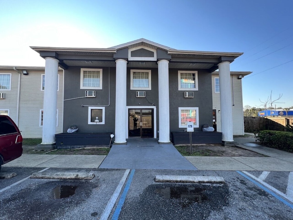 Hotel Extended Stay - Image 1