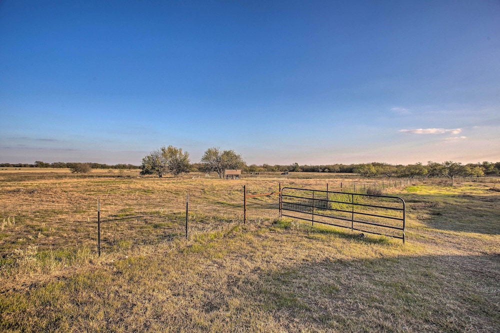 Gainesville Vacations - Charming Gainesville Retreat: Barn, Horses Welcome - Property Image 40
