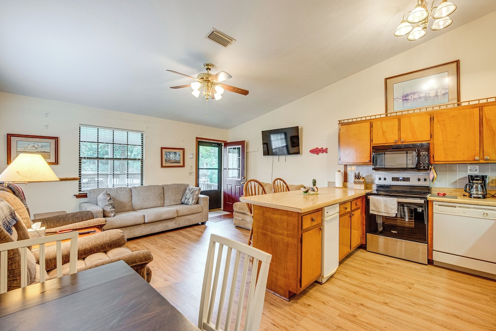 Lake Talquin Townhome at Whippoorwill Lodge!